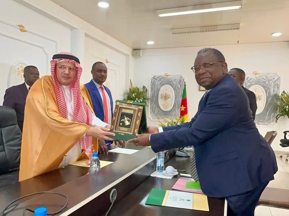 Diplomatie économique : Le Mincommerce reçoit les ambassadeurs d’Italie et d’Arabie Saoudite